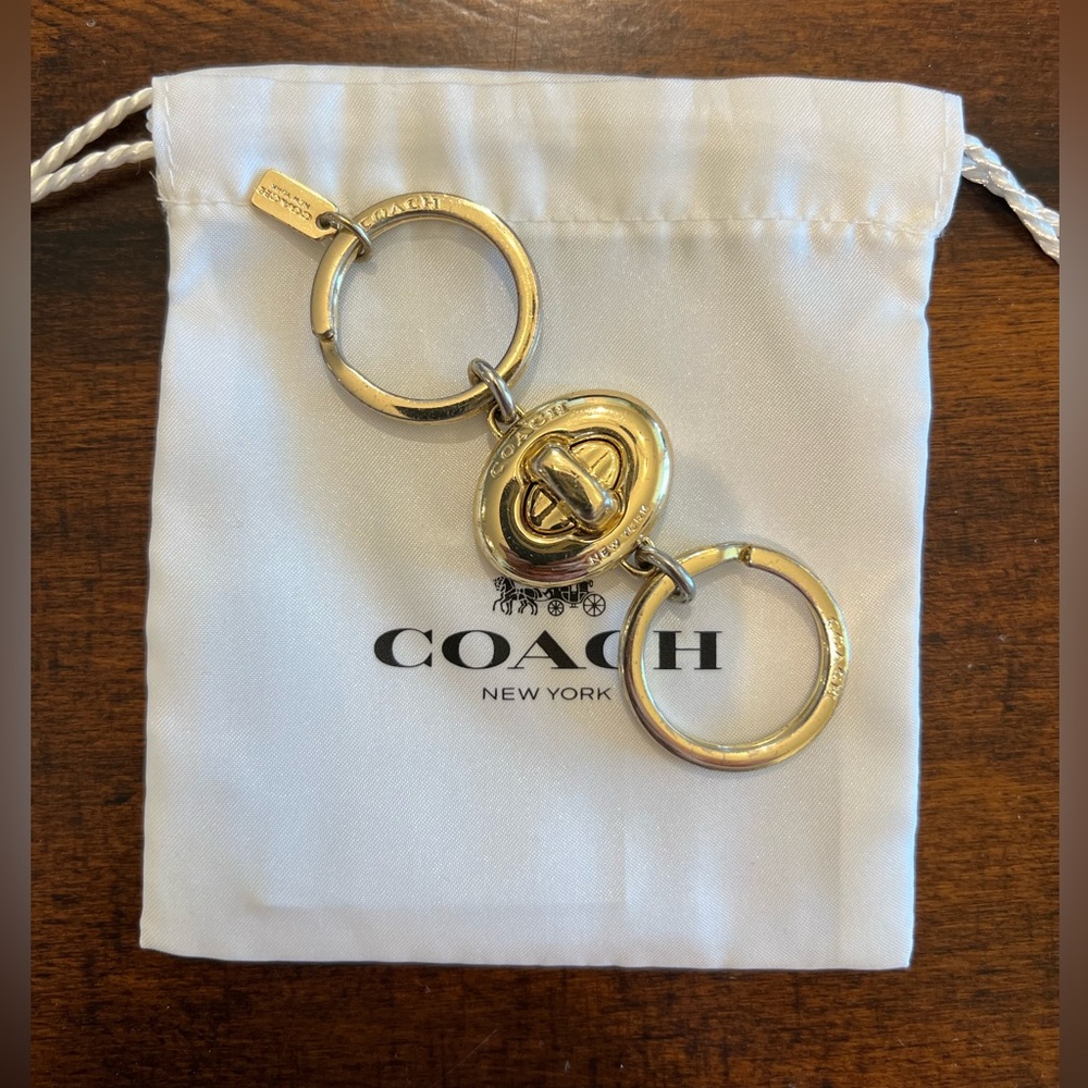 Coach Turnlock Valet Key Fob Ring Gold